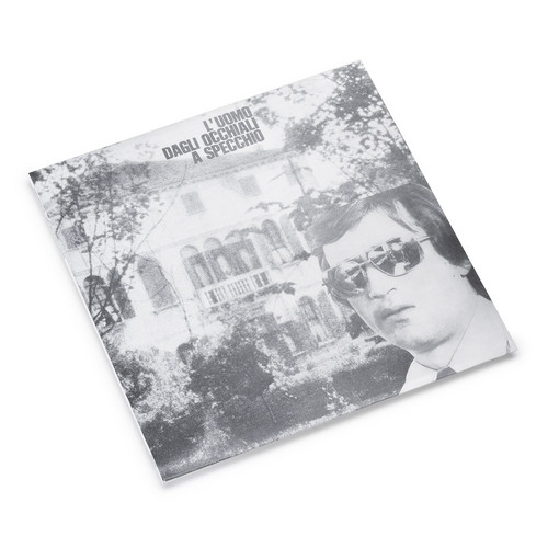 L'Uomo dagli Occhiali a Specchio