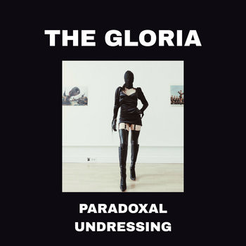  Paradoxal Undressing 