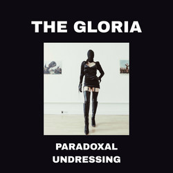  Paradoxal Undressing 